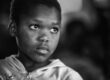 Foto de niño en blanco y negro